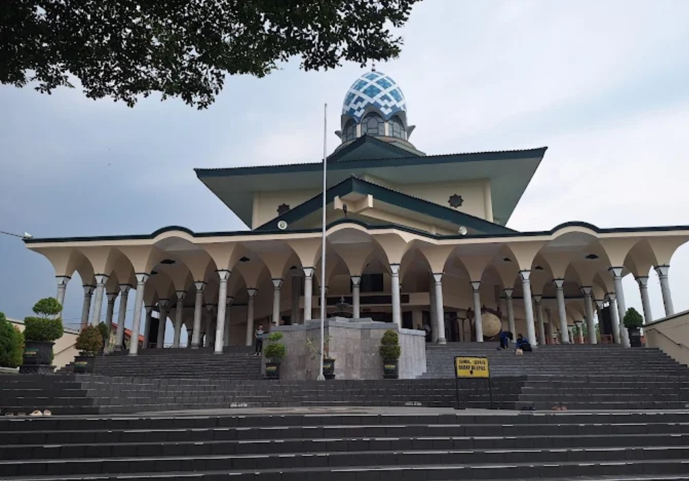 Masjid Agung Kediri Simbol Religi dan Kemegahan Kota